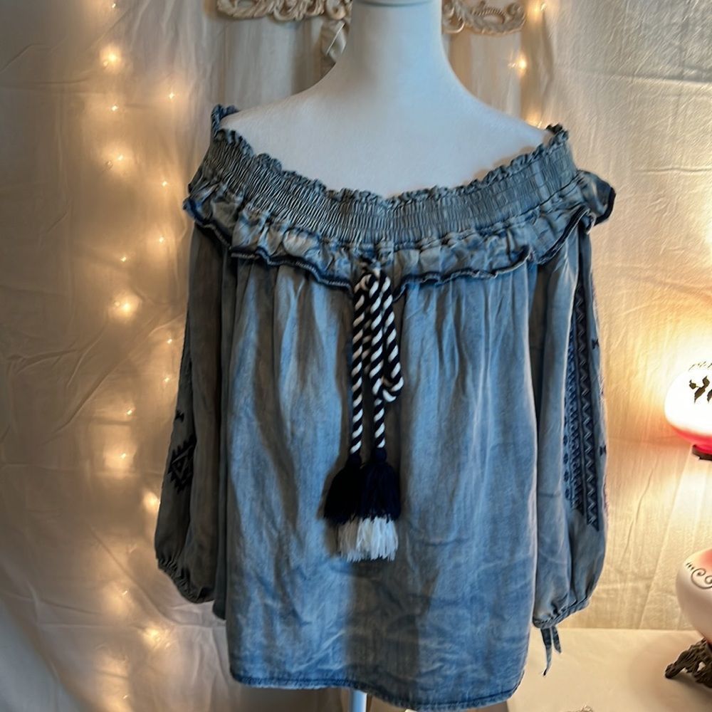 Vintage Havana cold shoulder top